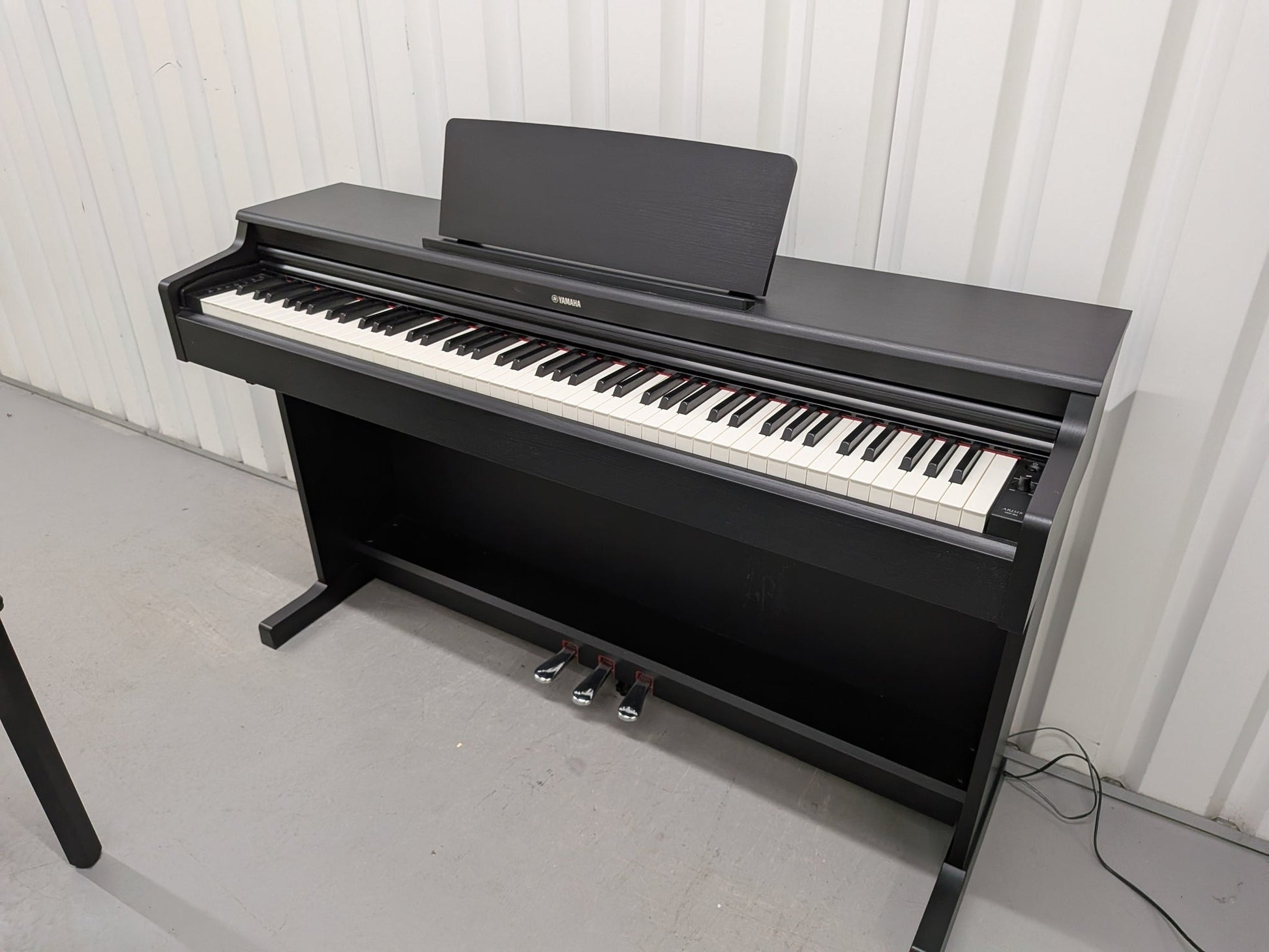 Yamaha YDP164 Satin Black