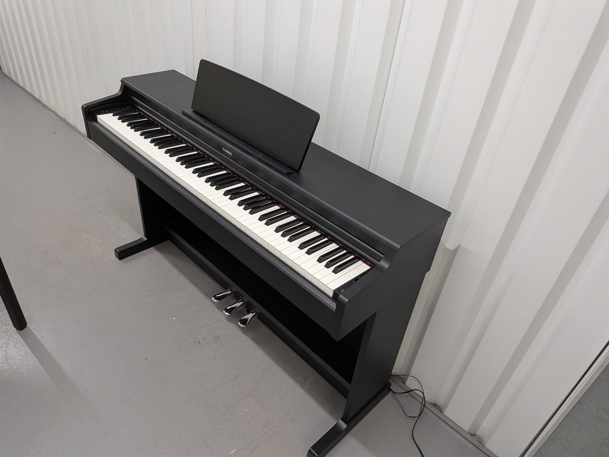 Yamaha YDP164 Satin Black