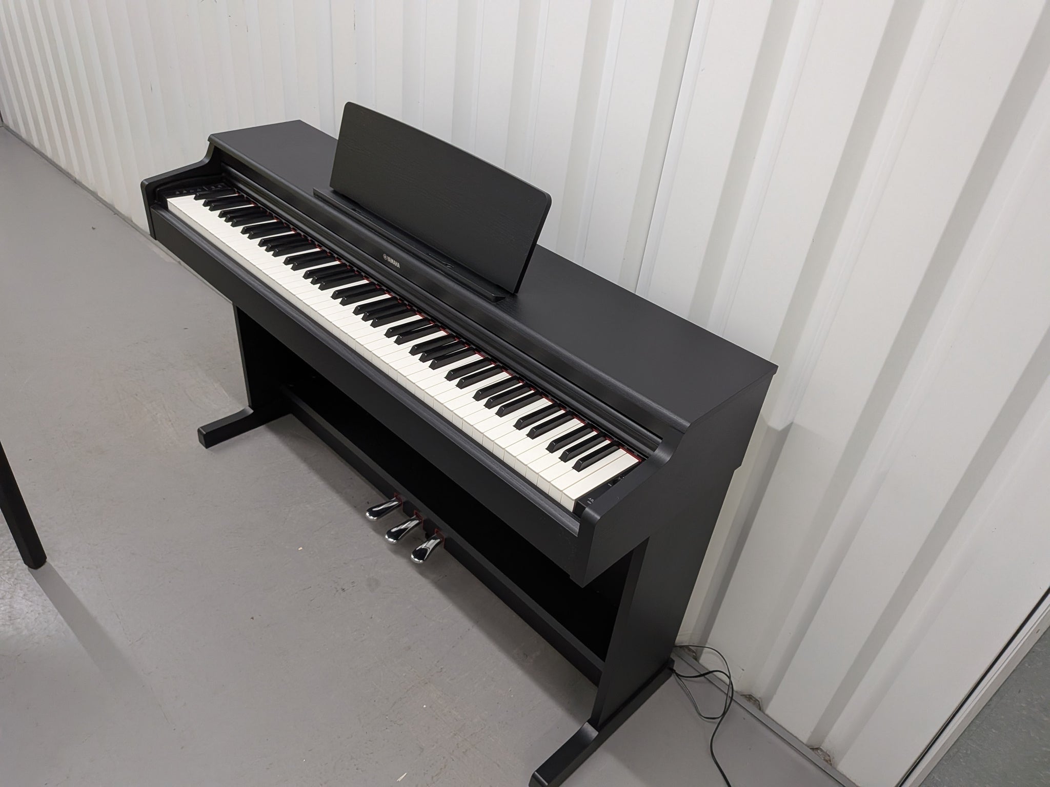 Yamaha YDP164 Satin Black