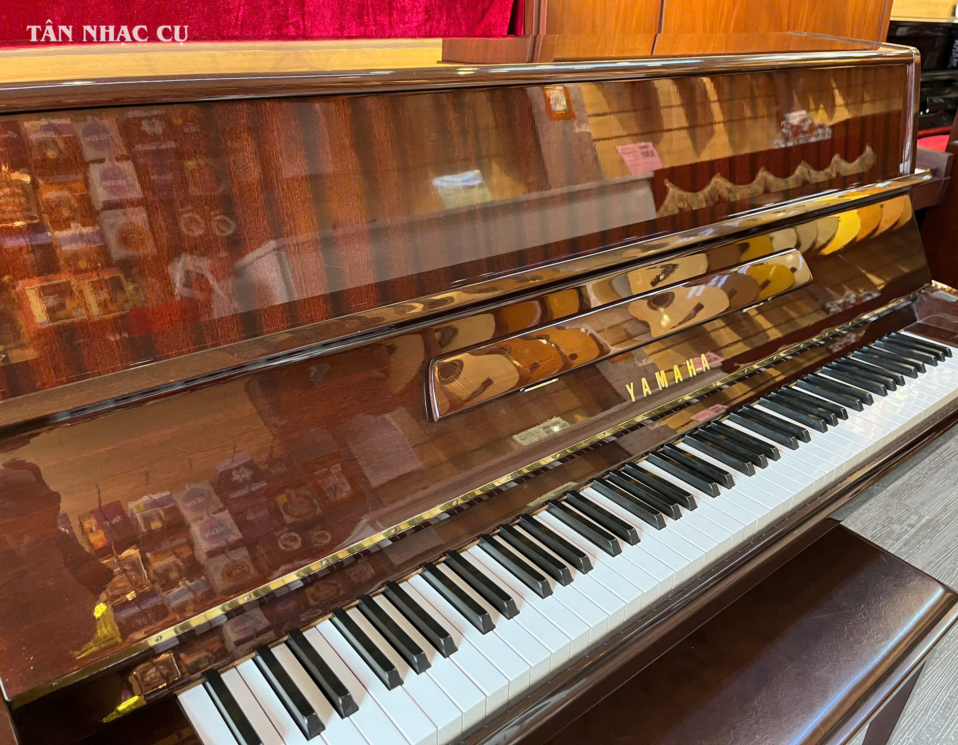 Đàn Piano Cơ Upright Yamaha P116 Mohogany Polished