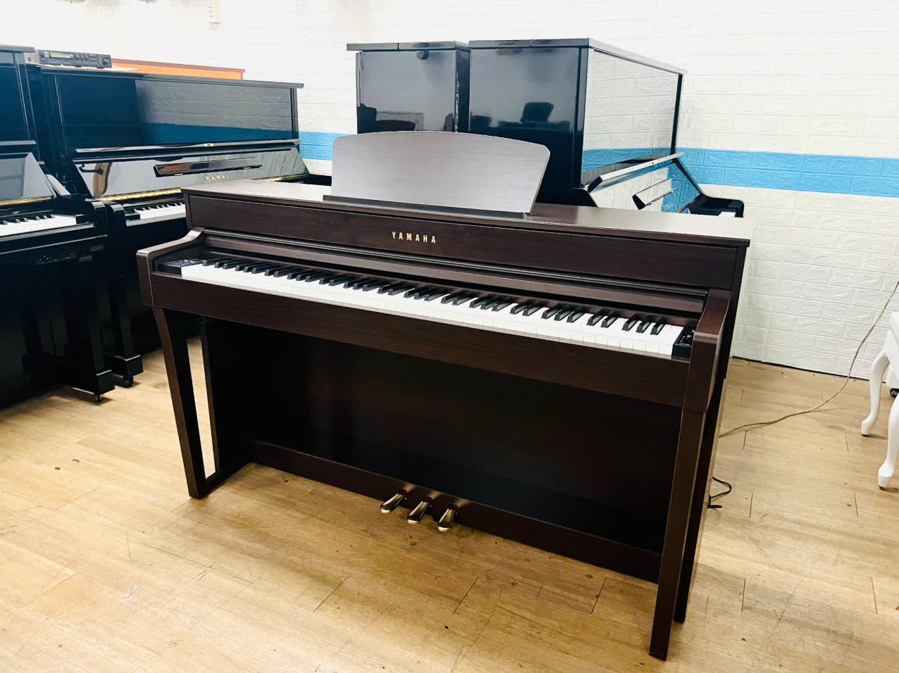 Đàn Piano Điện Yamaha CLP635