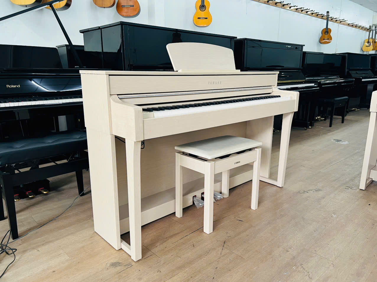 Đàn Piano Điện Yamaha CLP635