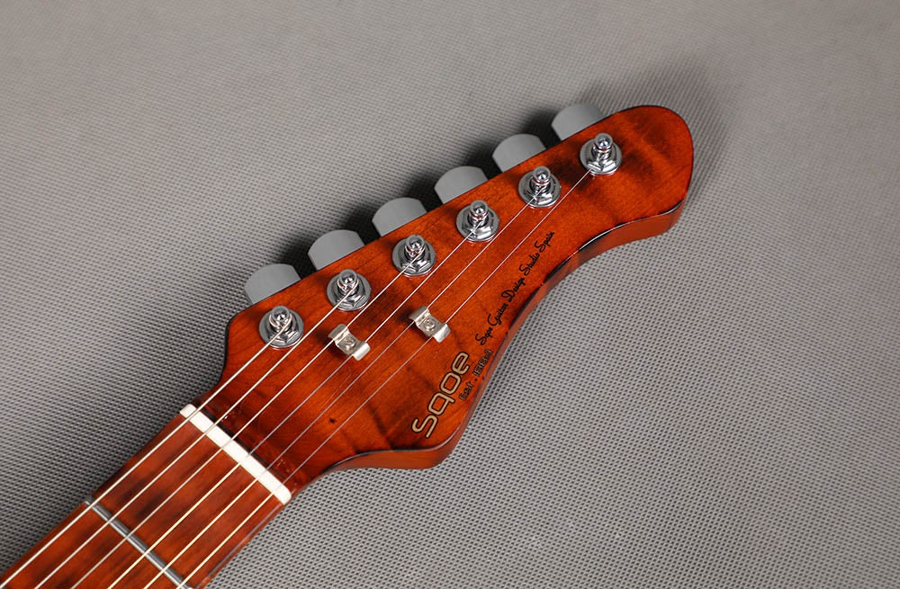 Đàn Guitar Điện SQOE SEST 980