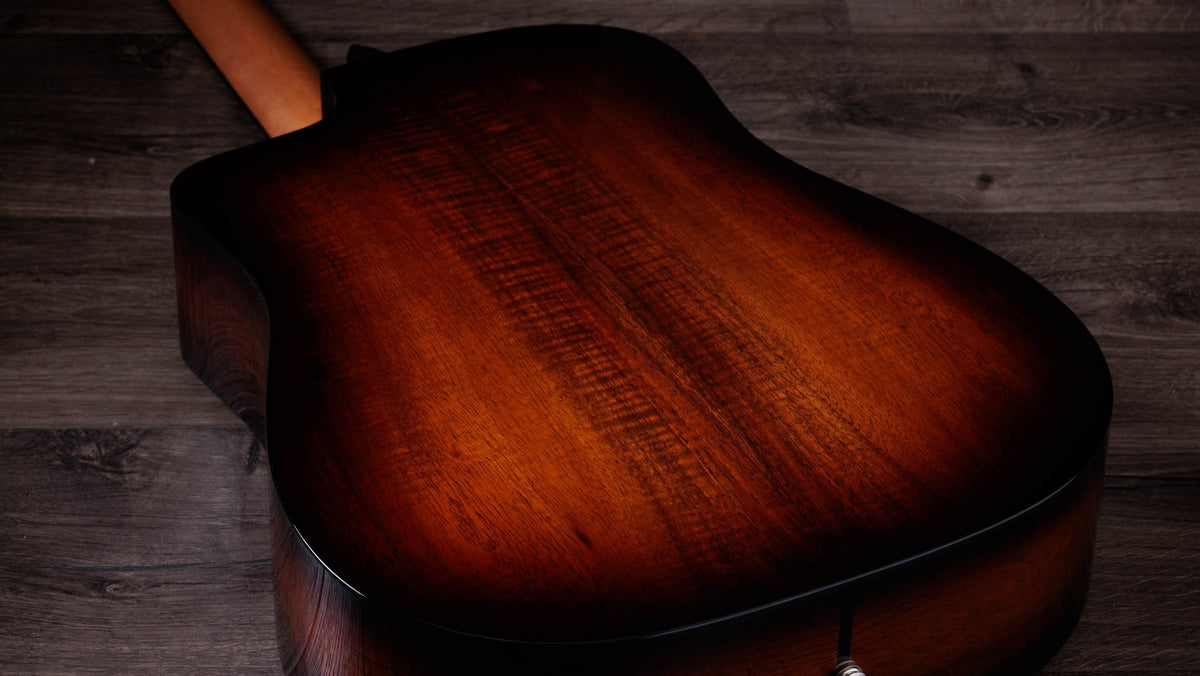Đàn acoustic điện 10 dây Taylor 260ce-K DLX Bajo Quinto màu Shaded Edgeburst – thùng đàn chụp nghiêng