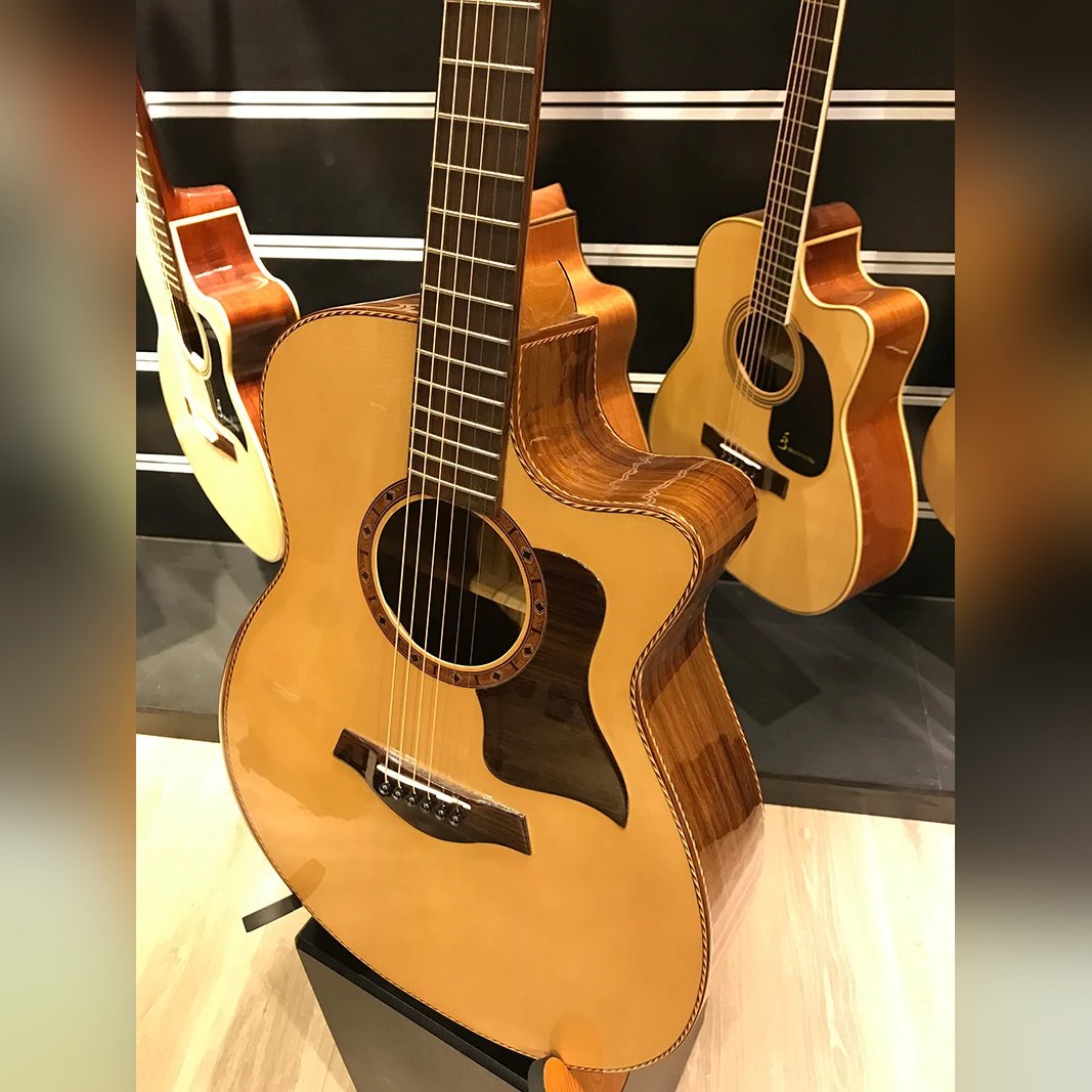 Đàn guitar acoustic Ba Đờn T600 màu Natural – mặt trước toàn thân