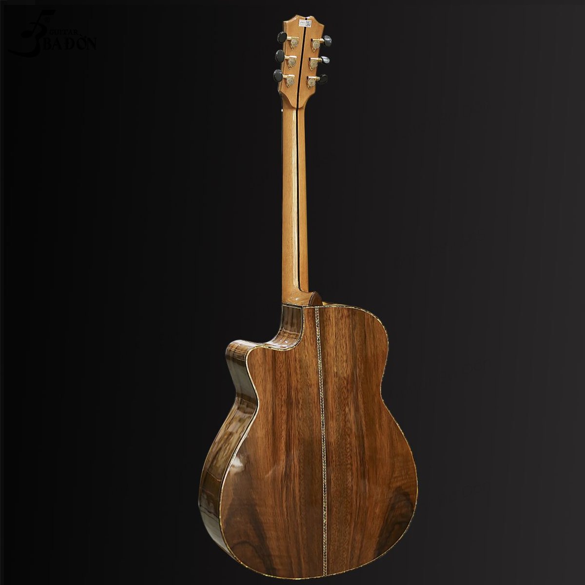 Đàn guitar acoustic Ba Đờn T700 màu Natural – mặt lưng toàn thân (góc 2)