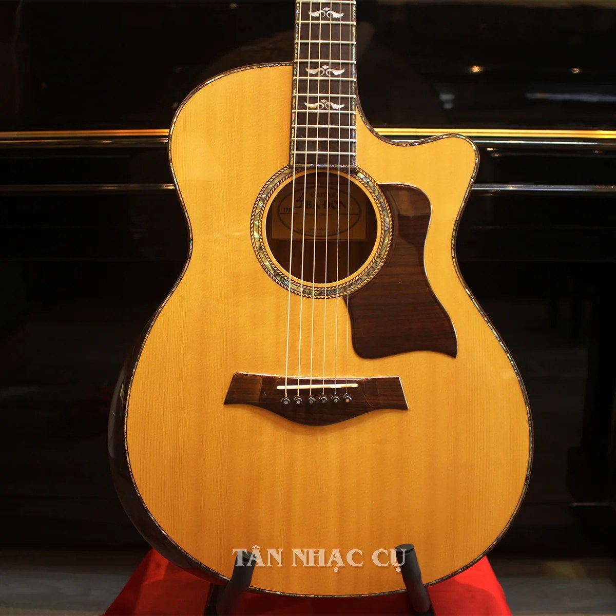 Đàn guitar acoustic Ba Đờn T720 màu Natural – cận thùng đàn mặt trước