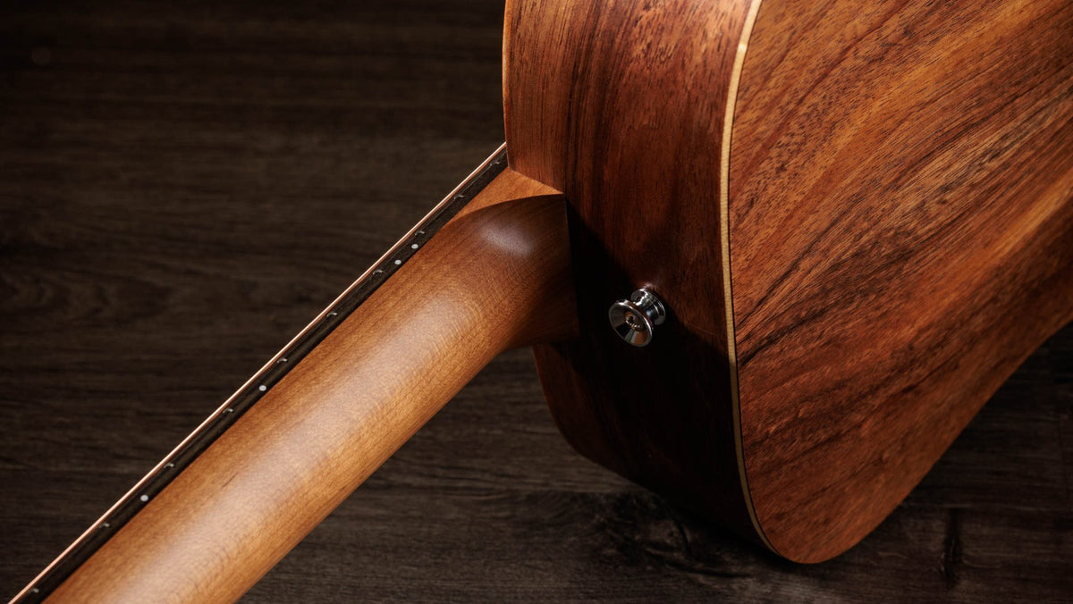 Đàn guitar acoustic Baby Taylor BT-Koa màu Natural – cận gót cần nối thân đàn