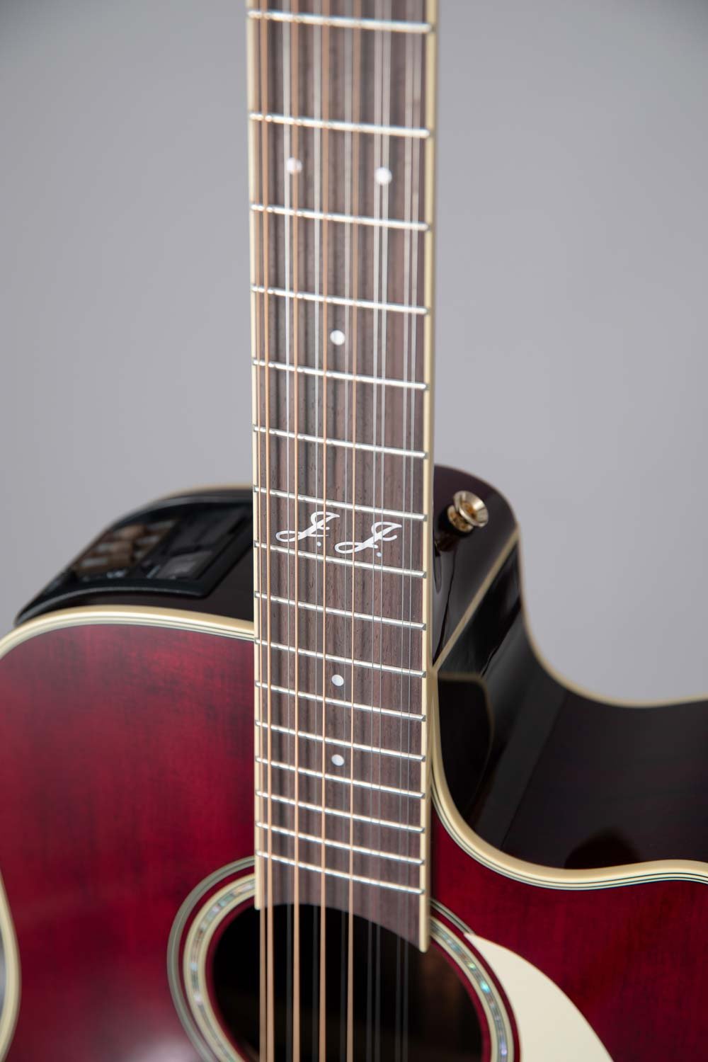 Đàn guitar acoustic điện 12 dây Takamine JJ325SRCL-12 màu đỏ bóng Red Stain – cận inlay trên mặt phím
