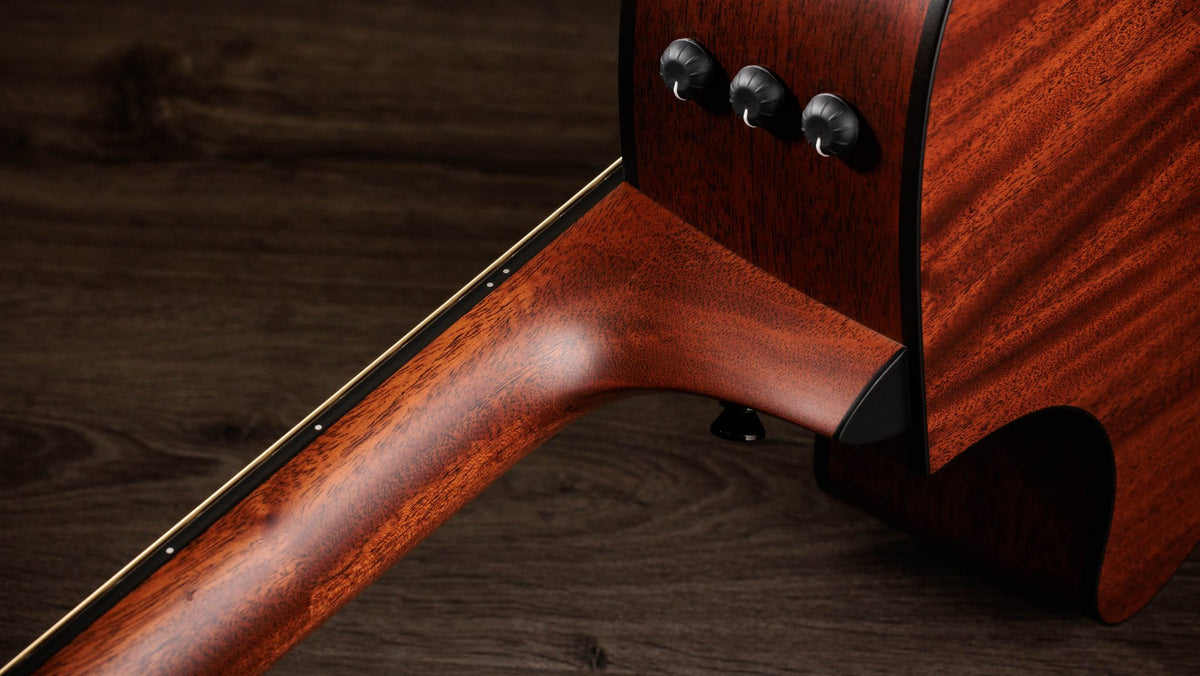 Đàn guitar acoustic điện baritone 8 dây Taylor 324ce Baritone-8 LTD màu Shaded Edgeburst – cận gót cần nối thân đàn