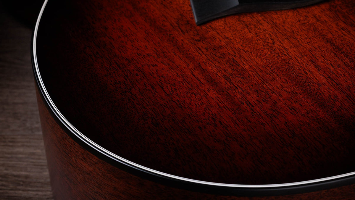 Đàn guitar acoustic điện baritone 8 dây Taylor 324ce Baritone-8 LTD màu Shaded Edgeburst – cận thùng đàn mặt trước