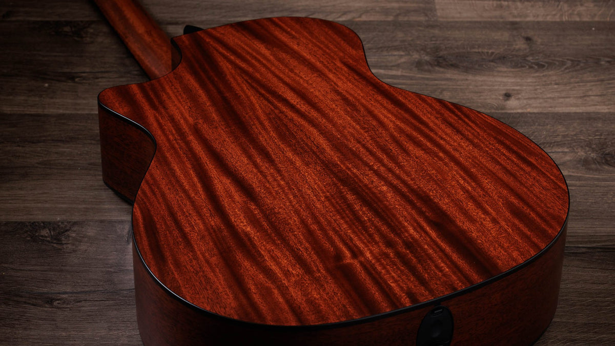 Đàn guitar acoustic điện baritone 8 dây Taylor 324ce Baritone-8 LTD màu Shaded Edgeburst – cận vân gỗ mặt lưng
