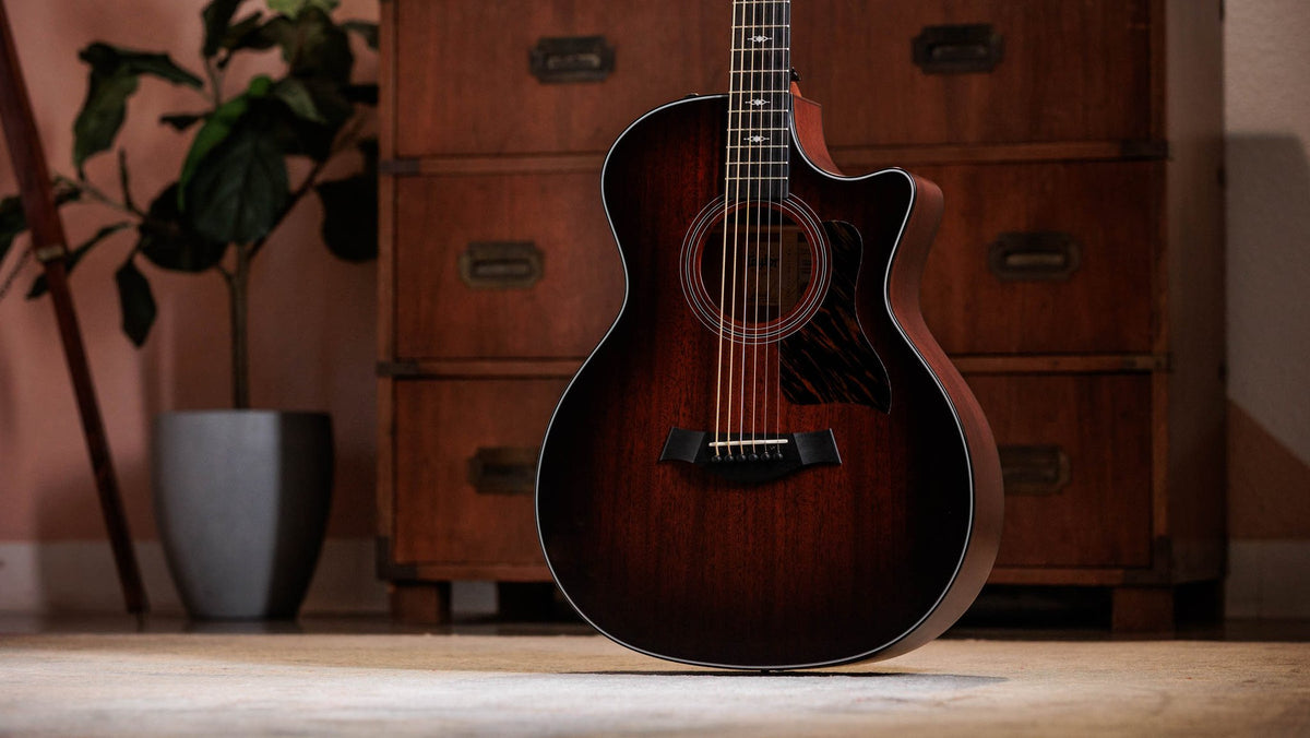 Đàn guitar acoustic điện baritone Taylor 324ce Baritone-6 LTD màu Shaded Edgeburst – ảnh chính hãng chụp nằm ngang