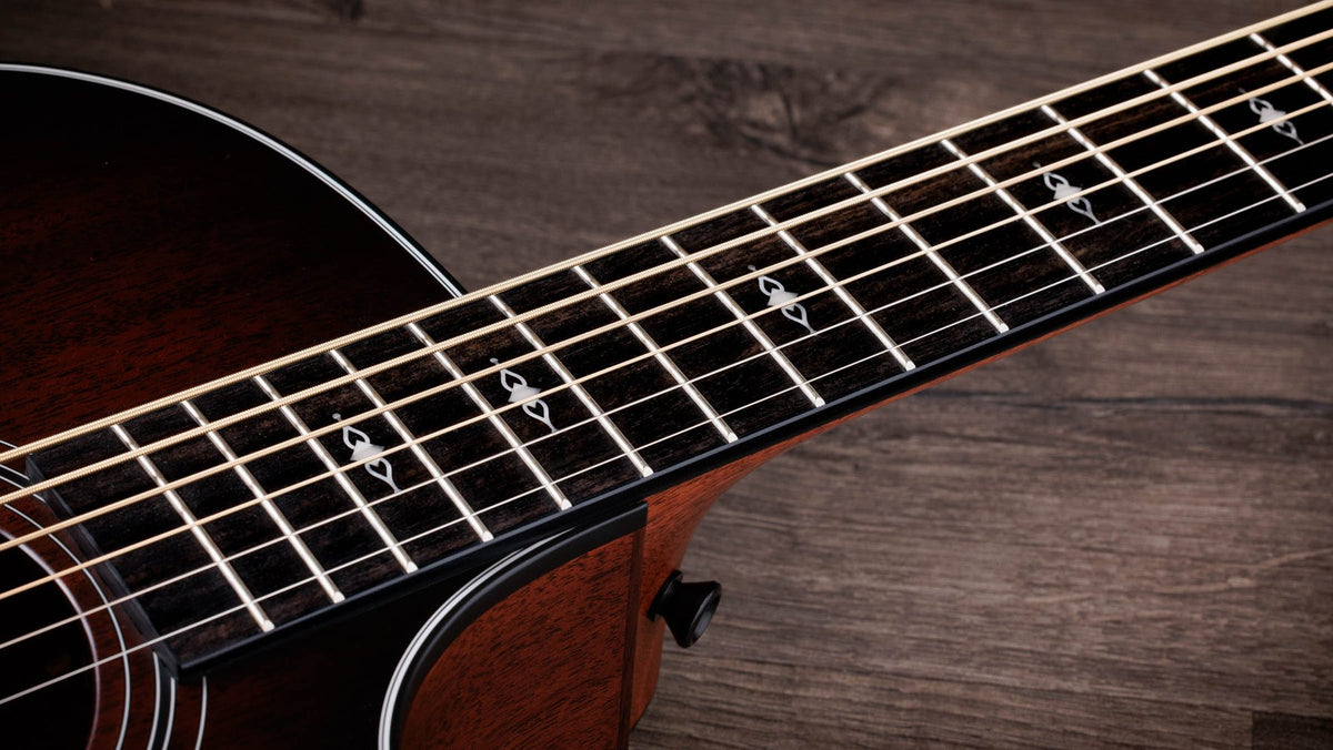 Đàn guitar acoustic điện baritone Taylor 324ce Baritone-6 LTD màu Shaded Edgeburst – cận cần đàn và mặt phím