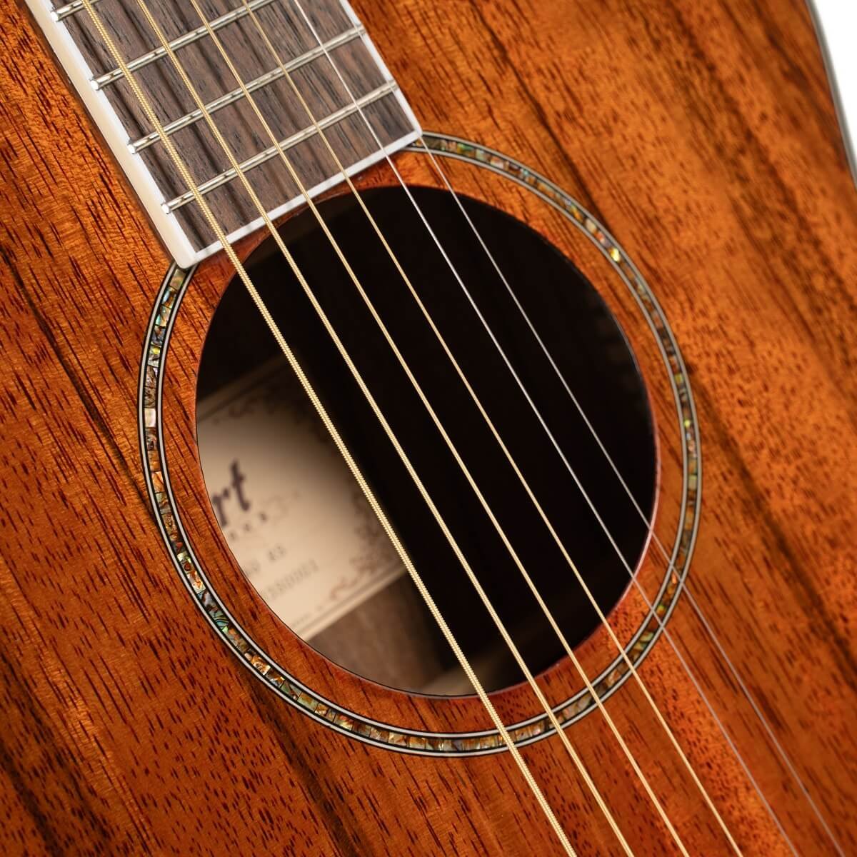 Đàn guitar acoustic điện Cort GA-DAO màu Natural Gloss – cận hoa văn viền lỗ thoát âm (rosette)