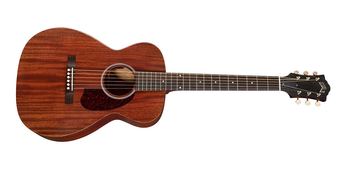 Đàn guitar acoustic điện Guild M-20E màu Natural – mặt trước toàn thân (góc 2)