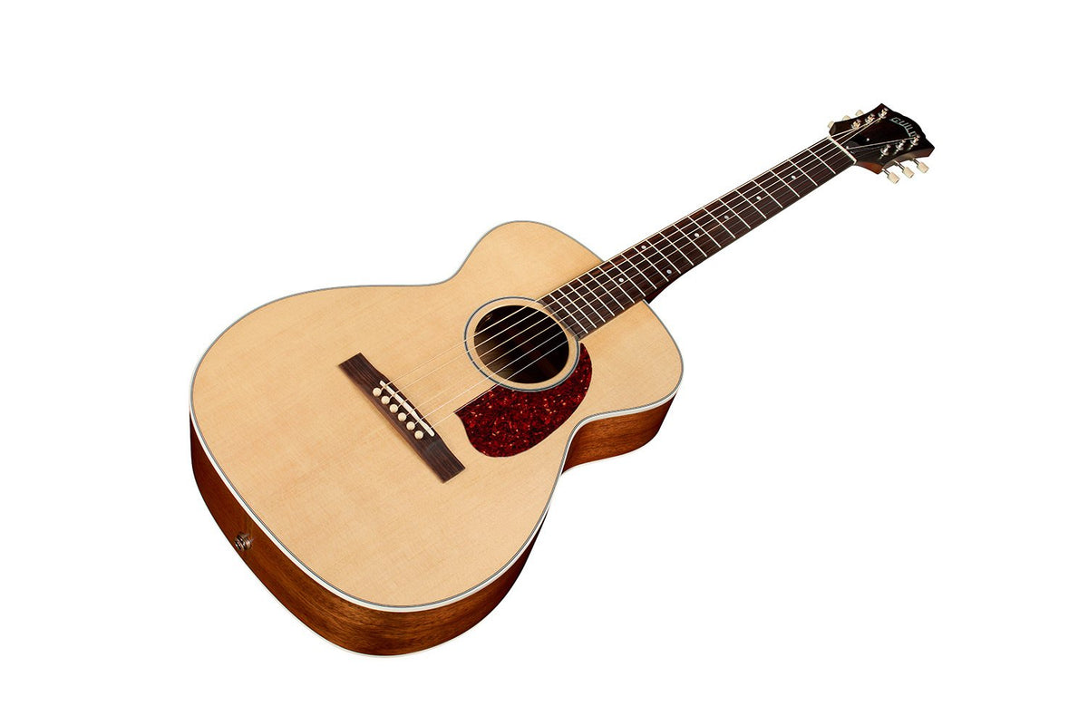 Đàn guitar acoustic điện Guild M-40E Standard màu Natural – góc nghiêng 3/4 toàn thân