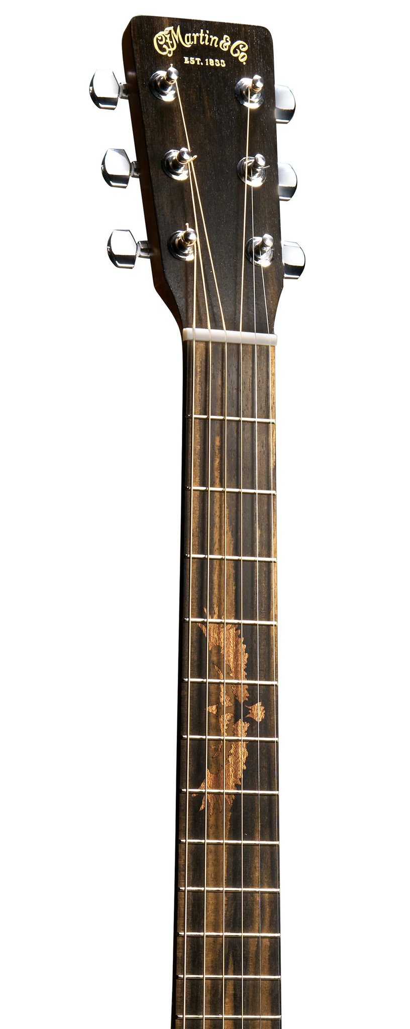 Đàn guitar acoustic điện Martin 000-10E Shawn Mendes màu Antique Toner – cận đầu đàn và logo Martin