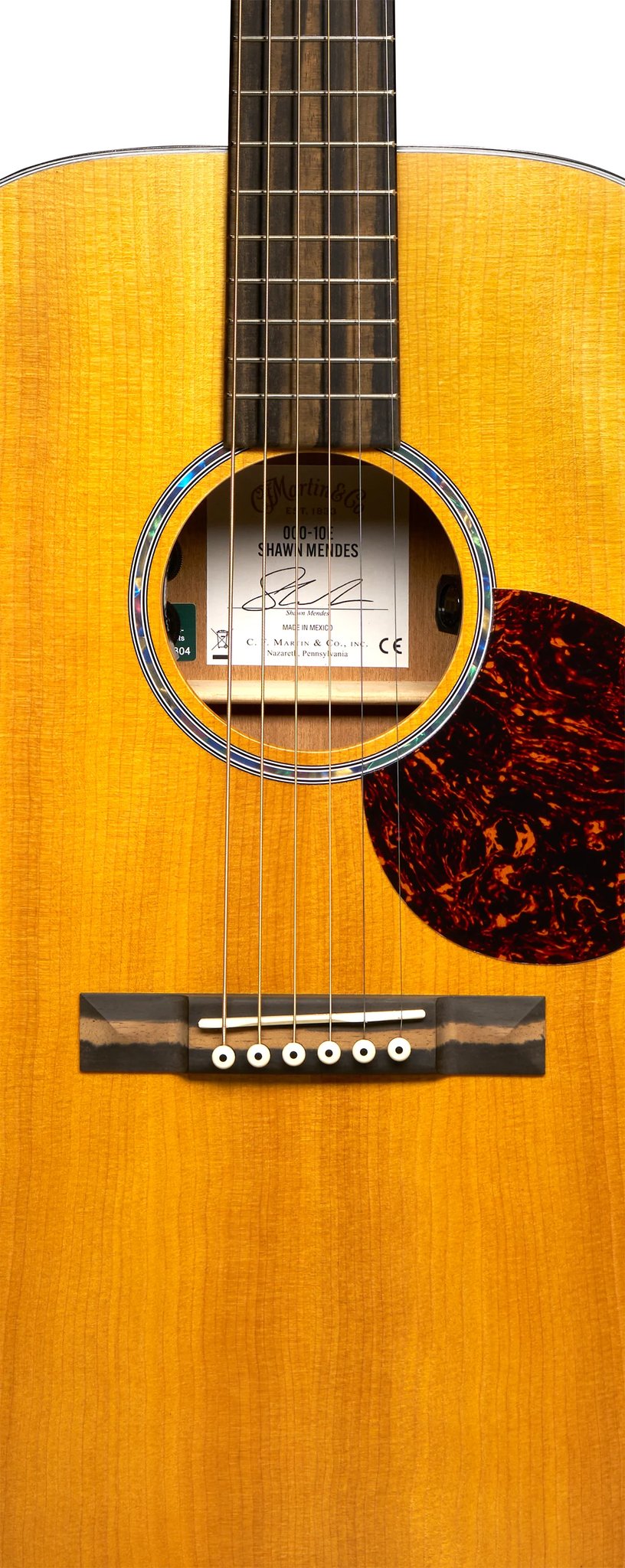 Đàn guitar acoustic điện Martin 000-10E Shawn Mendes màu Antique Toner – cận thùng đàn mặt trước