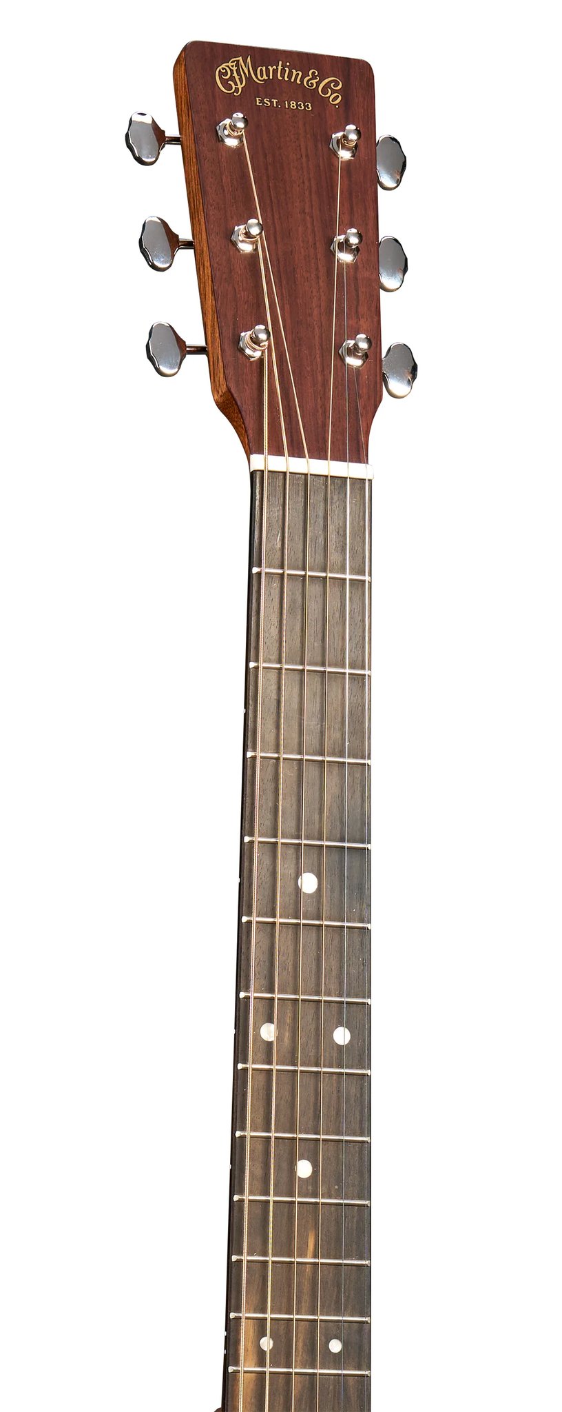 Đàn guitar acoustic điện Martin 000E Retro Plus Granadillo màu Aging Toner – cận đầu đàn và logo Martin