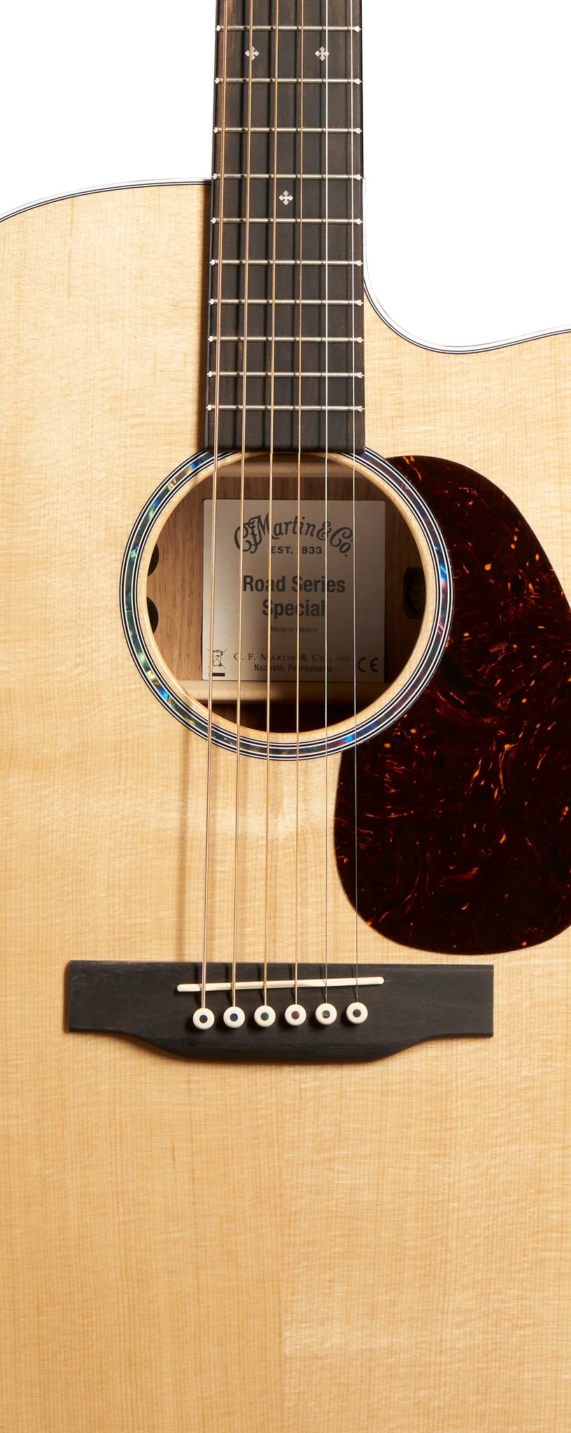 Đàn guitar acoustic điện Martin DC-13E Modern màu Natural – cận thùng đàn mặt trước
