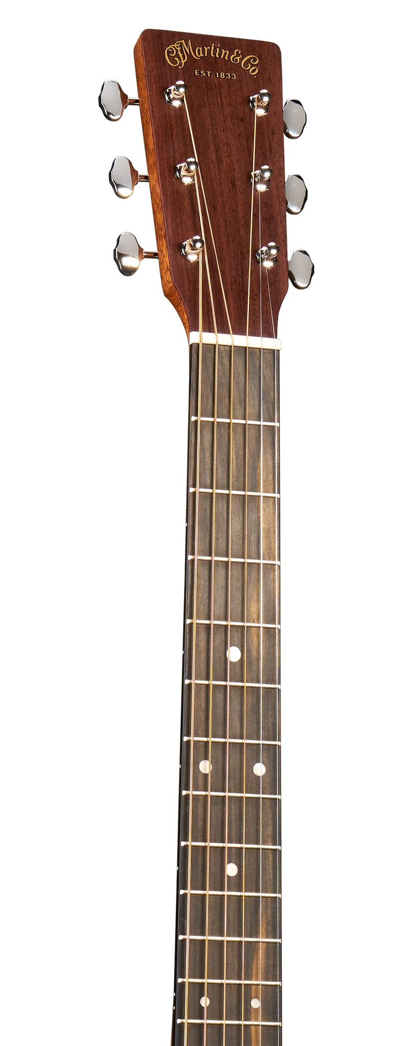 Đàn guitar acoustic điện Martin DE Retro Plus Granadillo màu Aging Toner – cận đầu đàn và logo Martin