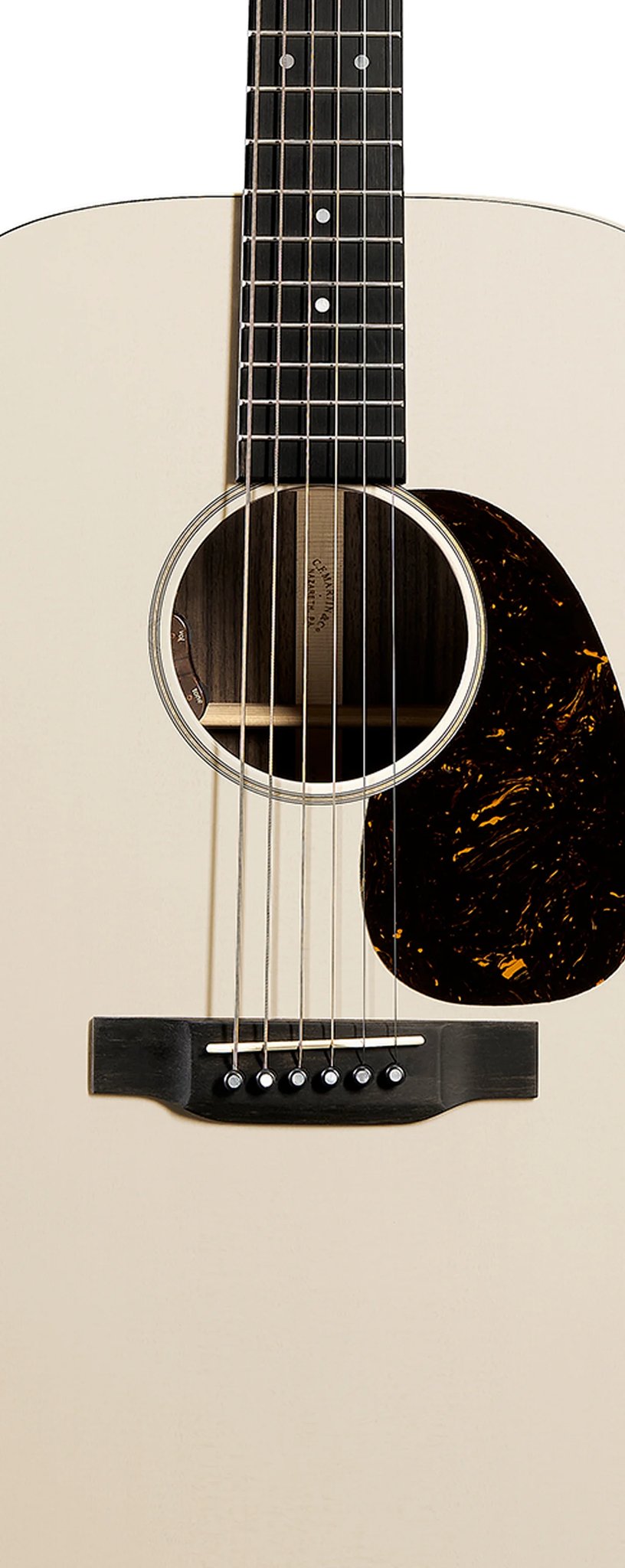 Đàn guitar acoustic điện Martin J-16E màu Cream – cận thùng đàn mặt trước