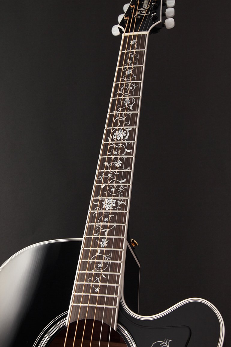 Đàn guitar acoustic điện Takamine EF450C-TT màu Transparent Blackburst – cận cần đàn và mặt phím