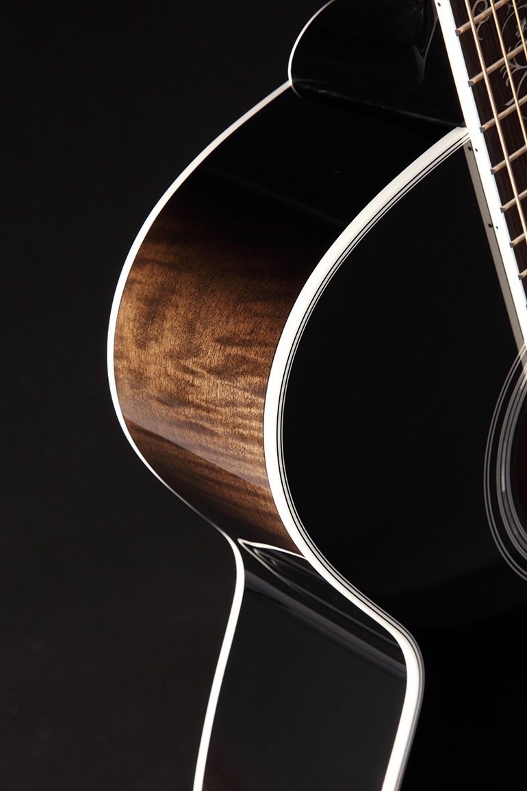 Đàn guitar acoustic điện Takamine EF450C-TT màu Transparent Blackburst – cận hông đàn