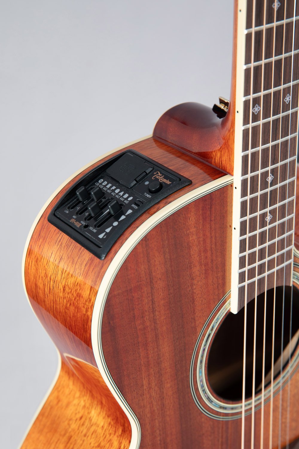 Đàn guitar acoustic điện Takamine EF508KC màu Natural sơn bóng – cận bộ EQ / pickup