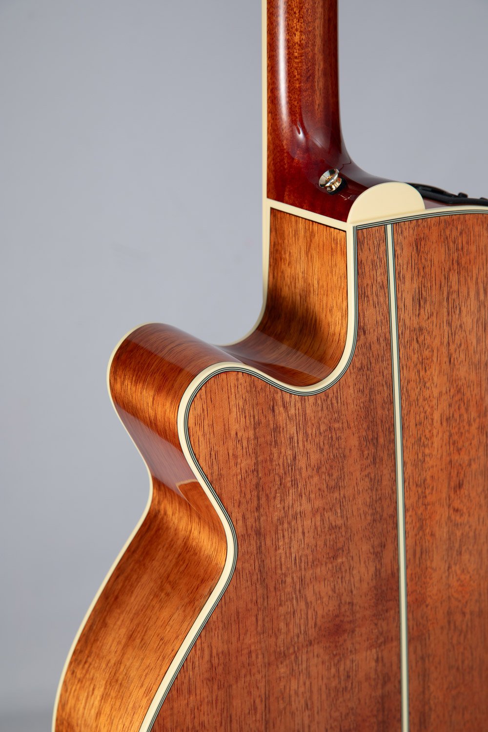 Đàn guitar acoustic điện Takamine EF508KC màu Natural sơn bóng – cận gót cần nối thân đàn