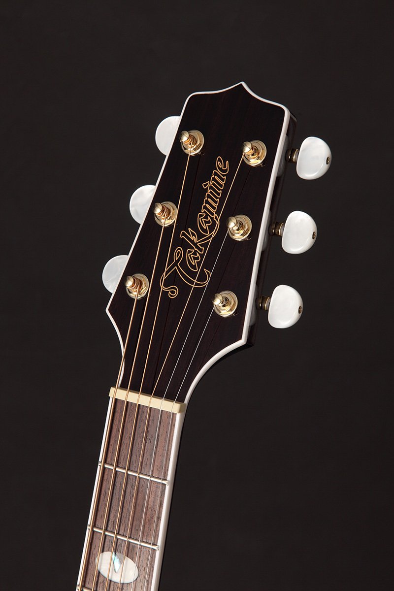 Đàn guitar acoustic điện Takamine GN75CE màu Transparent Black – cận đầu đàn và logo Takamine