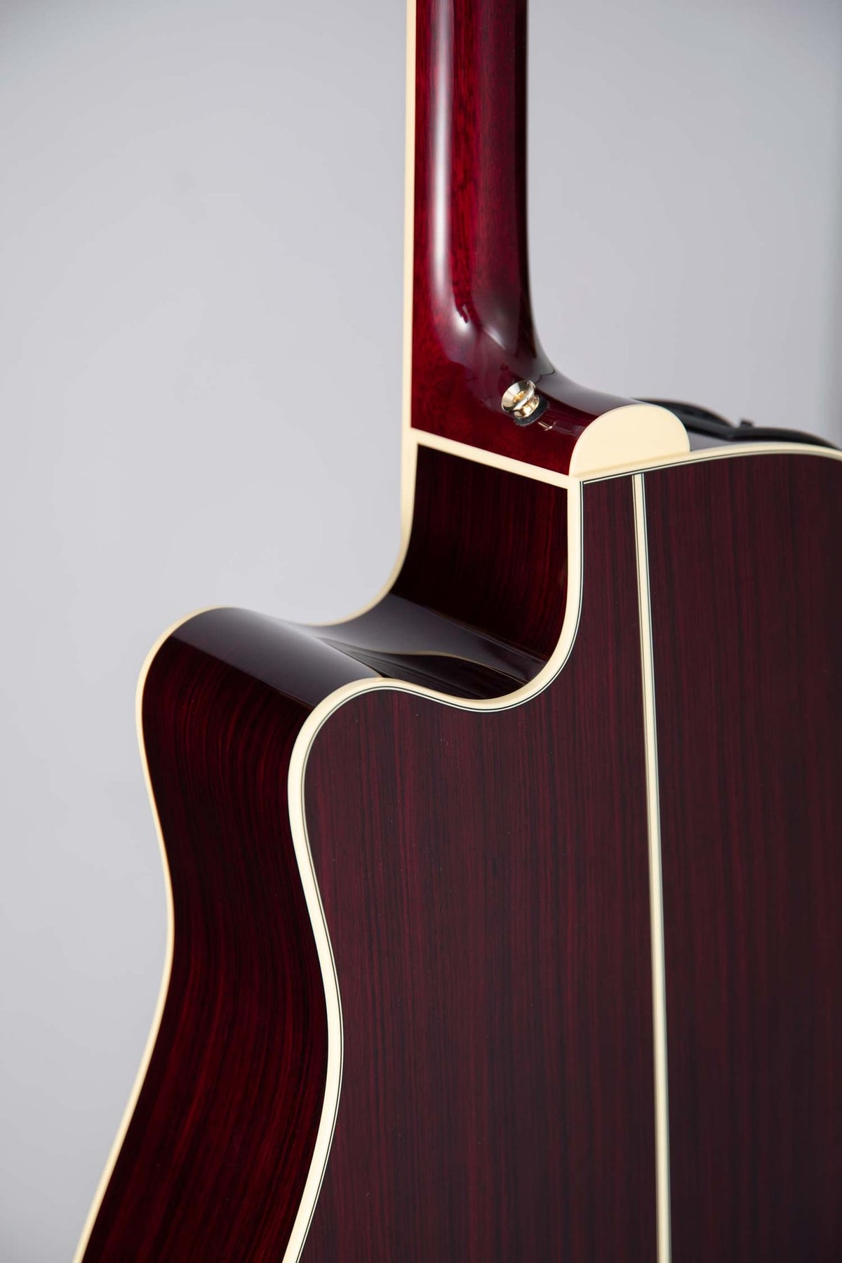 Đàn guitar acoustic điện Takamine JJ325SRCL màu đỏ bóng Red Stain – thùng đàn chụp nghiêng