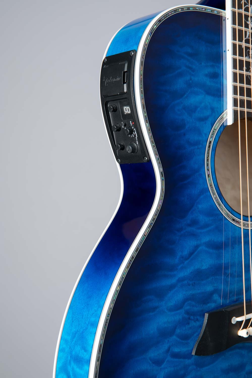 Đàn guitar acoustic điện Takamine TSP100 màu Dark Blue Sunburst – cận bộ EQ / pickup