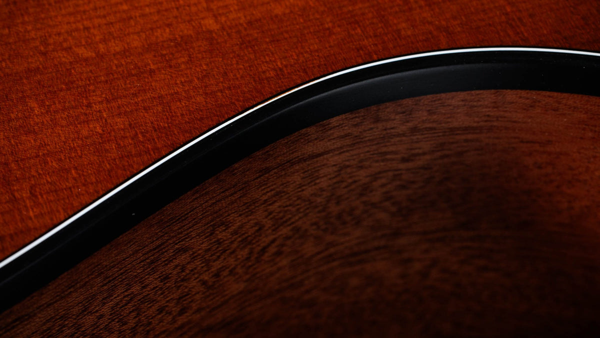 Đàn guitar acoustic điện Taylor 112ce Special Edition Honeyburst màu Honey Sunburst – cận hông đàn
