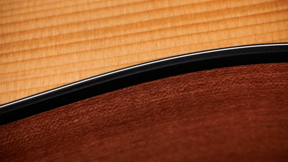 Đàn guitar acoustic điện Taylor 150ce Doce Doble màu Natural – cận hông đàn