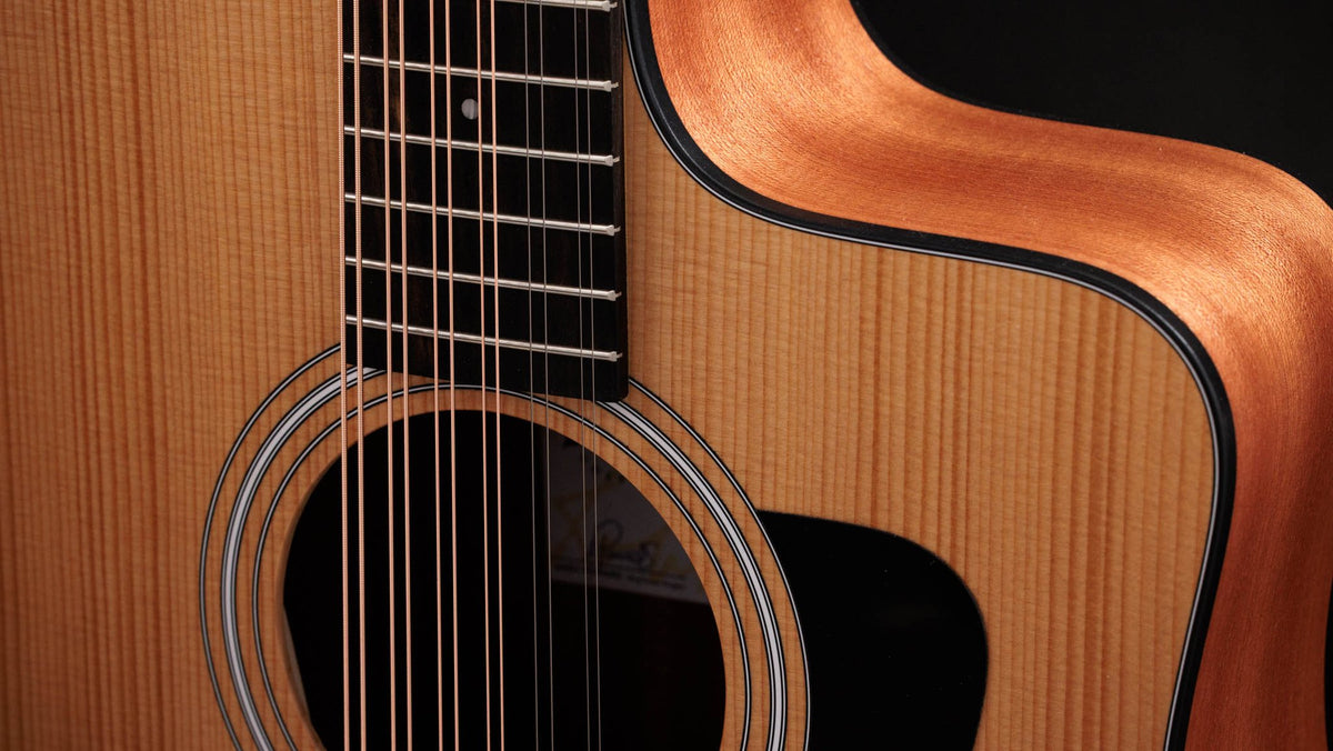 Đàn guitar acoustic điện Taylor 150ce Doce Doble màu Natural – cận thùng đàn mặt trước