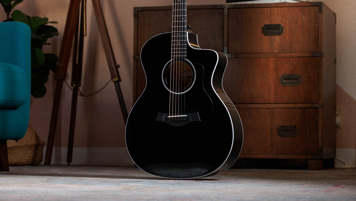 Đàn guitar acoustic điện Taylor 214ce-BLK Plus màu Black – ảnh chụp thực tế