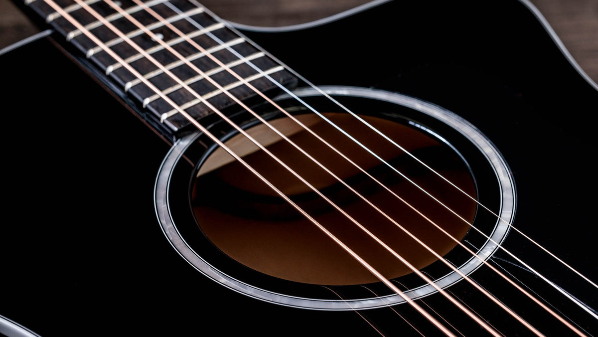 Đàn guitar acoustic điện Taylor 214ce-BLK Plus màu Black – cận hoa văn viền lỗ thoát âm (rosette)