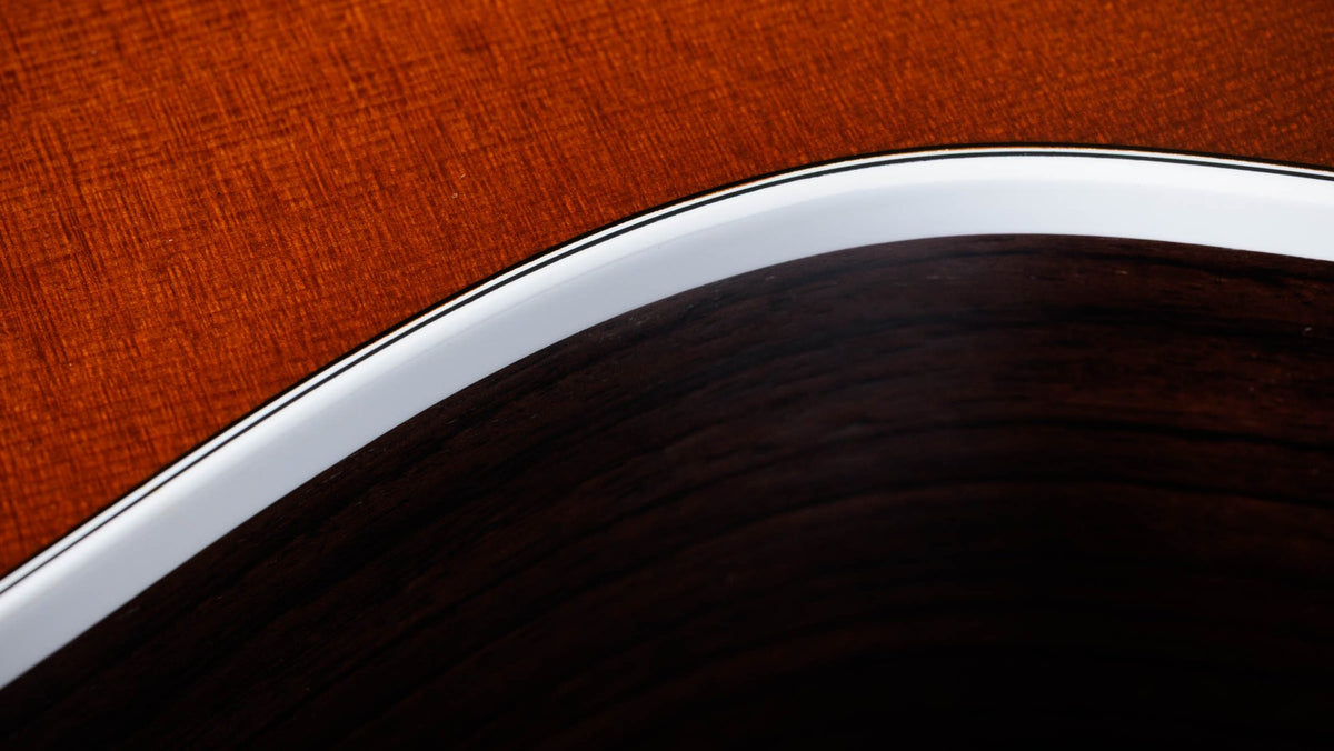 Đàn guitar acoustic điện Taylor 214ce Special Edition Honeyburst màu Honey Sunburst – cận hông đàn
