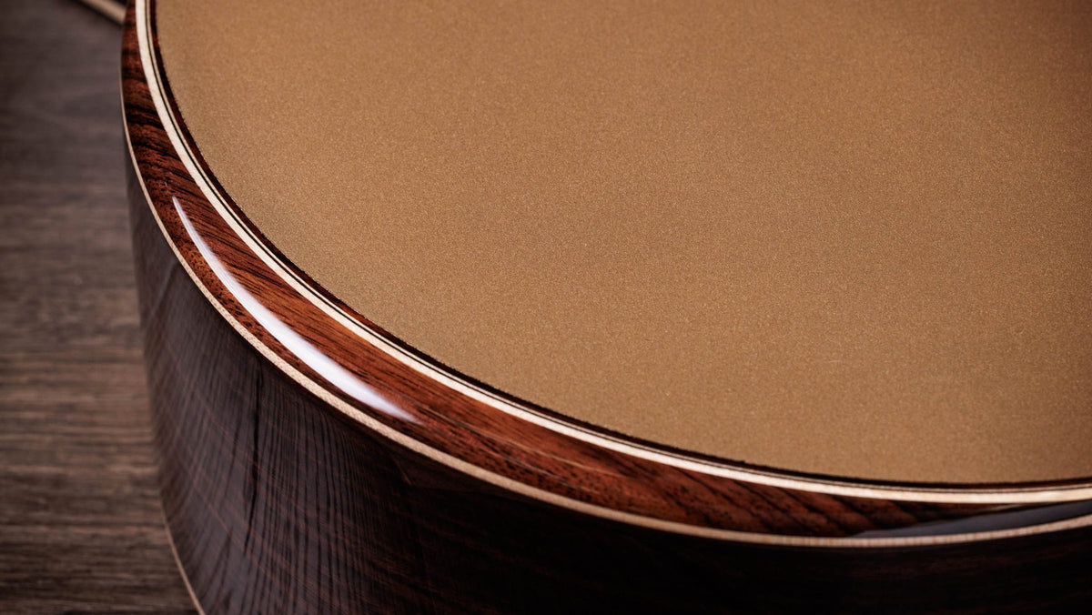 Đàn guitar acoustic điện Taylor 814ce LTD Casablanca Beige – cận hông đàn