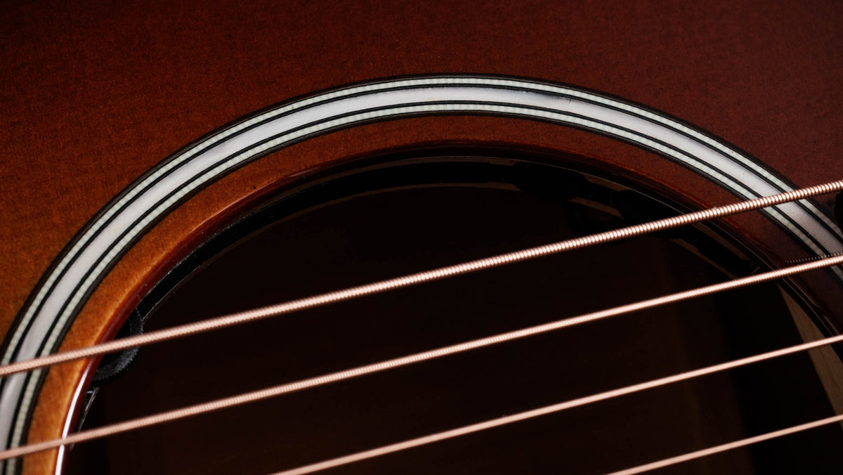 Đàn guitar acoustic điện Taylor Builder's Edition 514ce màu Kona Burst – cận hoa văn viền lỗ thoát âm (rosette)
