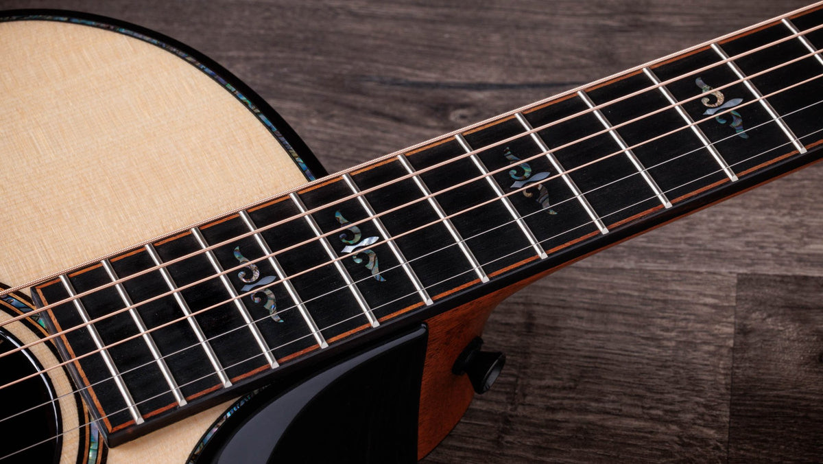 Đàn guitar acoustic điện Taylor Builder's Edition 914ce – cận cần đàn và mặt phím (góc 2)