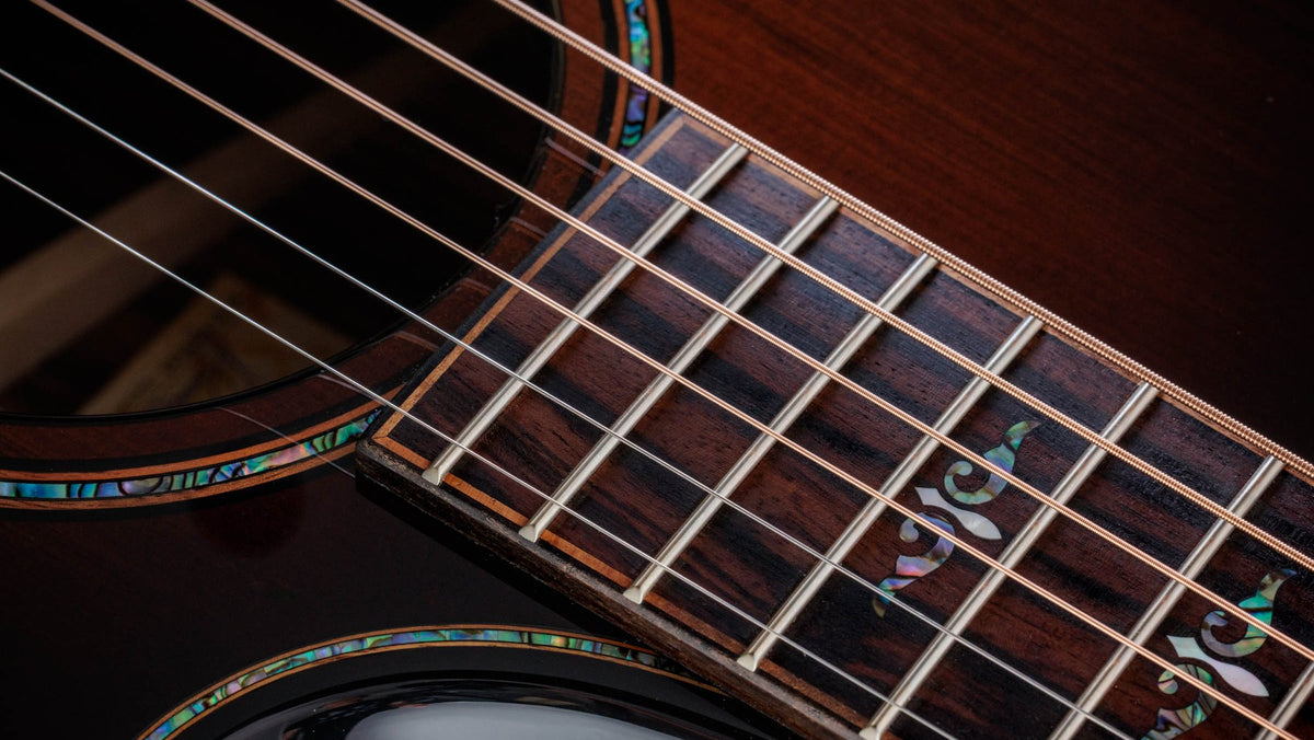 Đàn guitar acoustic điện Taylor Builder's Edition 914ce LTD Macassar Ebony màu Kona Edgeburst – cận inlay trên mặt phím