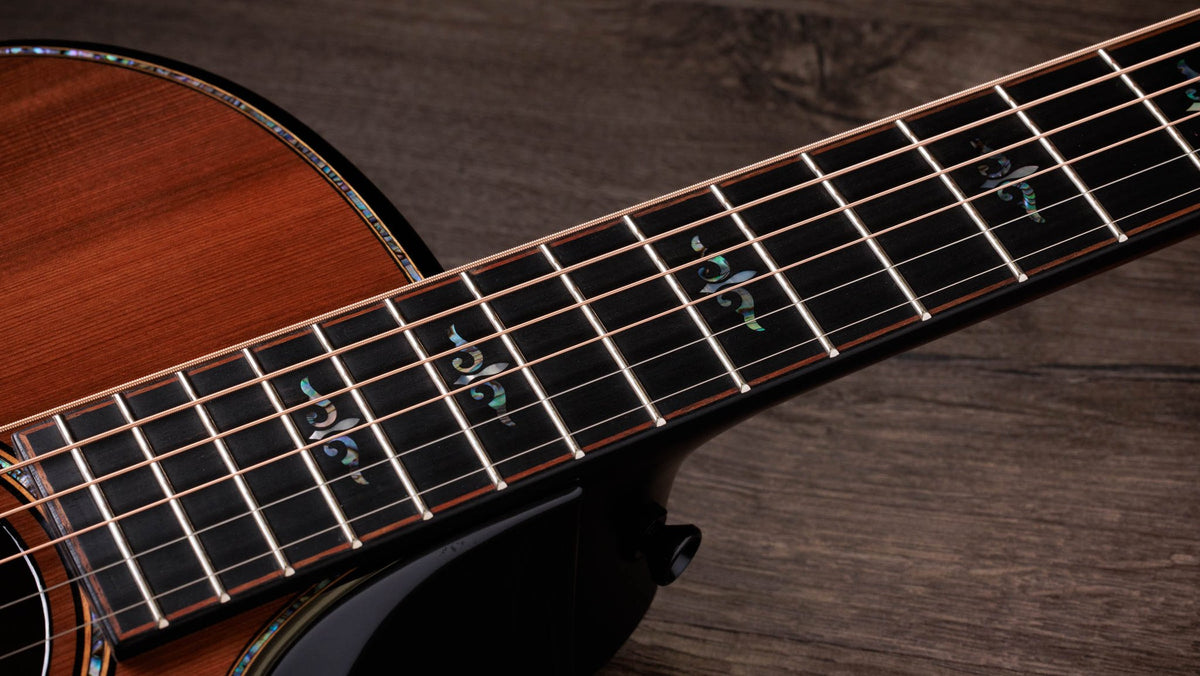 Đàn guitar acoustic điện Taylor Builder's Edition 914ce Sinker Redwood – cận cần đàn và mặt phím (góc 2)