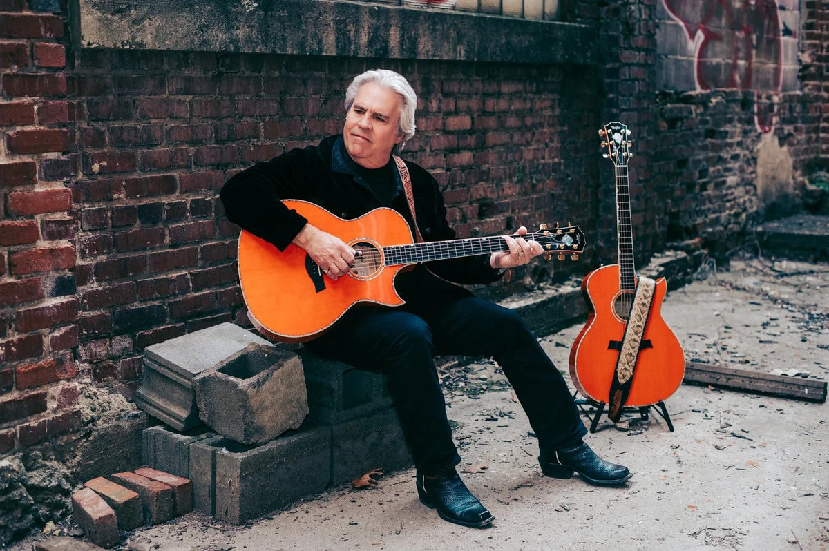 Đàn guitar acoustic điện Taylor Doyle Dykes Signature Model màu Translucent Orange – ảnh người chơi thực tế
