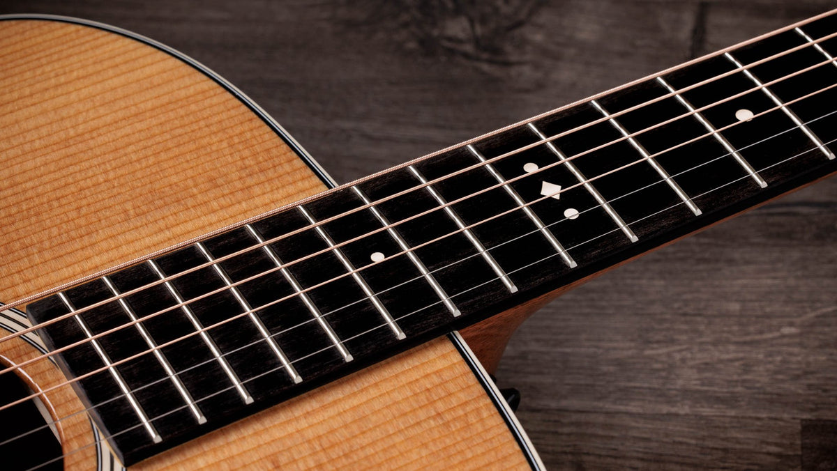 Đàn guitar acoustic điện Taylor Gold Label 510e màu Natural – cận cần đàn và mặt phím