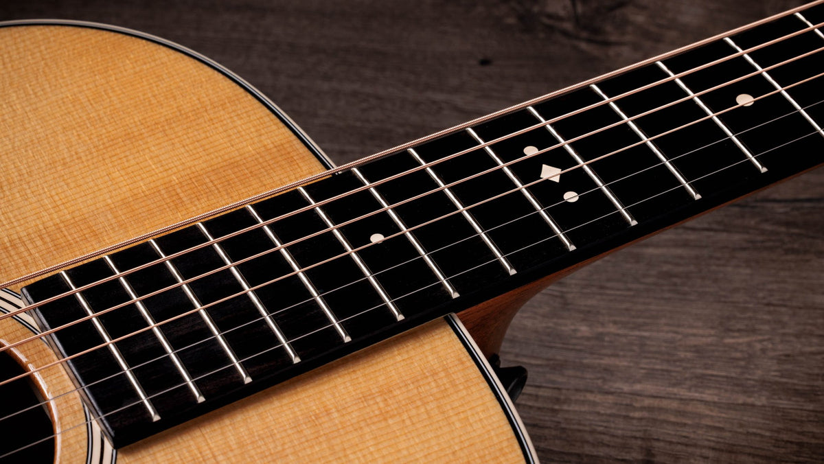 Đàn guitar acoustic điện Taylor Gold Label 512e màu Natural – cận cần đàn và mặt phím