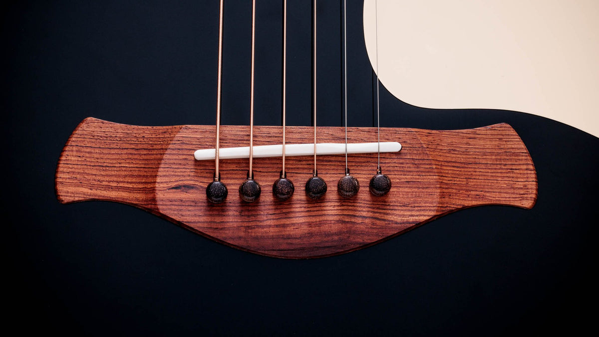 Đàn guitar acoustic điện Taylor Gold Label 514e mặt đen Blacktop – cận chi tiết hoàn thiện
