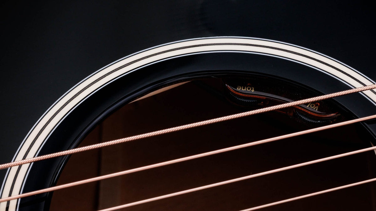 Đàn guitar acoustic điện Taylor Gold Label 514e mặt đen Blacktop – cận hoa văn viền lỗ thoát âm (rosette)